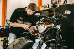 can-you-sue-a-mechanic-after-an-accident-caused-by-shoddy-work